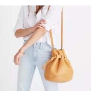 Madewell The Florence Drawstring Crossbody Bucket Bag Camel Tan Leather